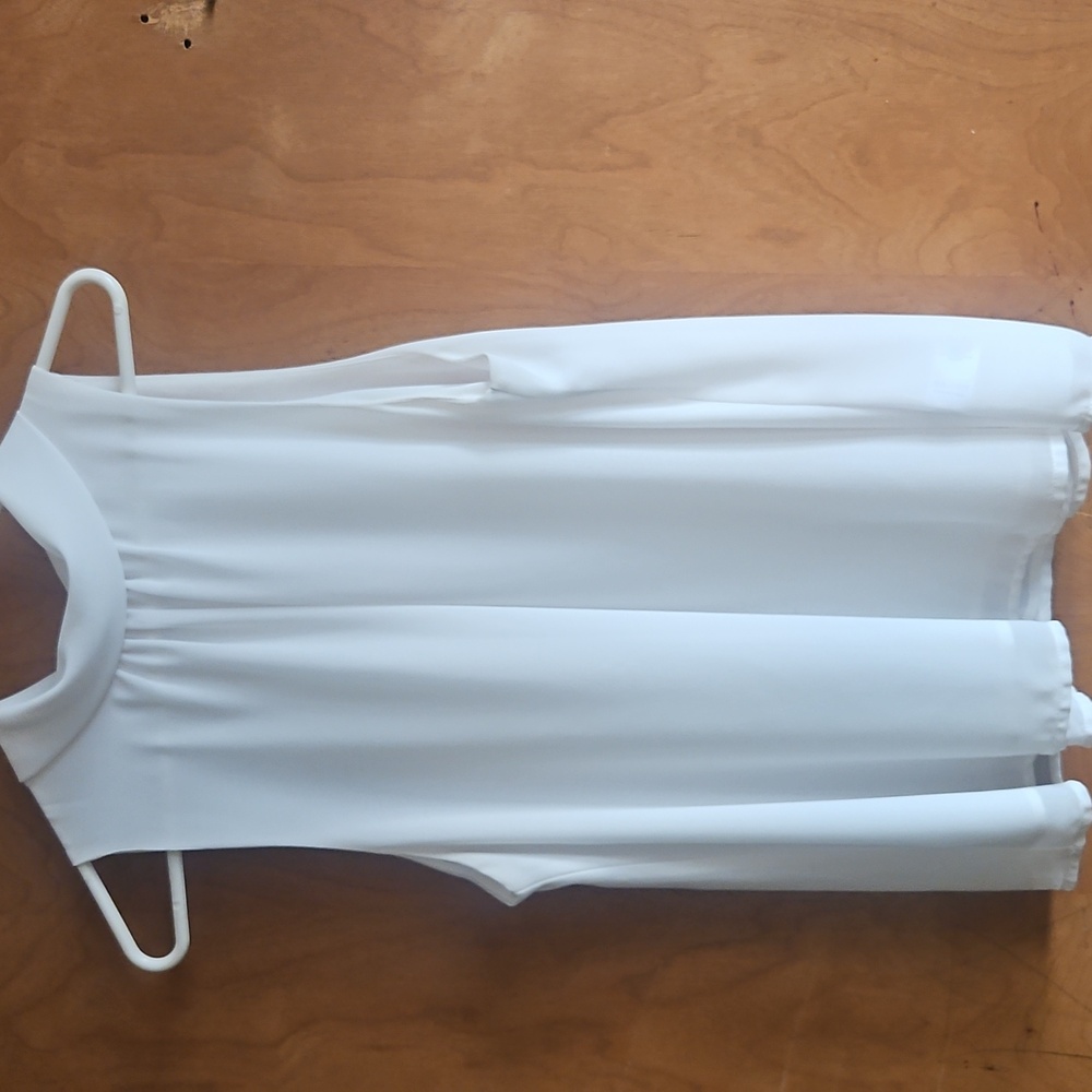 BE COOL White Sleeveless Blouse